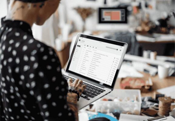 Mengubah Konsep Pencarian: Bukan Lagi Jasa Mail Server Surabaya, Tapi Email Hosting Premium Siap Pakai!